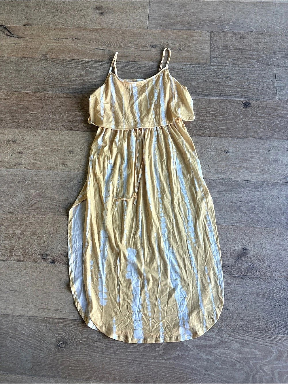 Amazon Midi Dress in Gold Size Large Like New